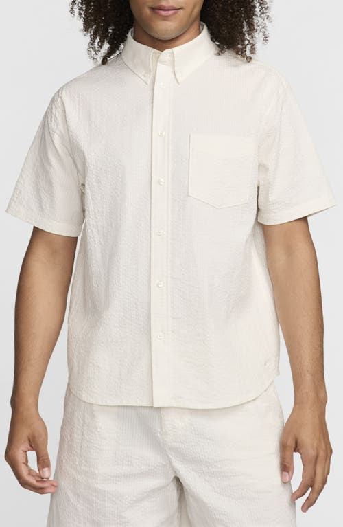 NIKE NIKE LIFE SHORT SLEEVE SEERSUCKER BUTTON-DOWN SHIRT