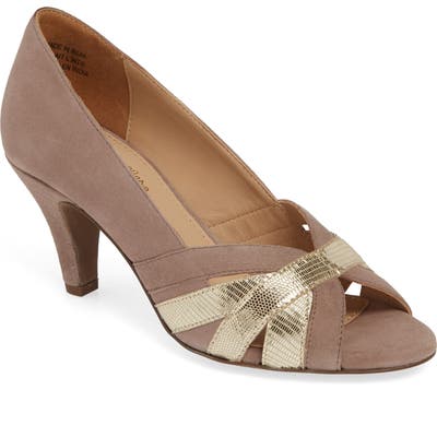 Seychelles Pennant Peep Toe Pump- Beige
