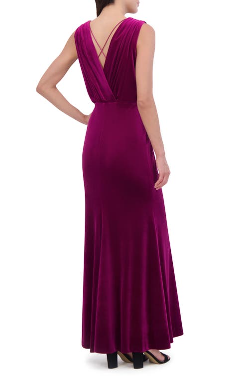 Vince Camuto Sleevless Velvet Trumpet Gown In Fuchsia