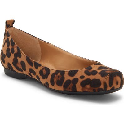 Jessica Simpson Mickella Flat, Brown