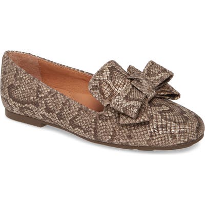 Gentle Souls By Kenneth Cole Eugene Ribbon Loafer, Metallic