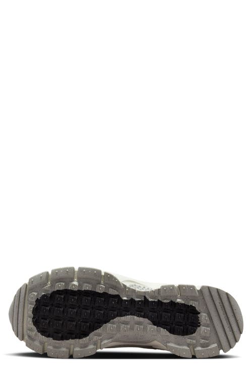 NIKE NIKE ZOOM VOMERO ROAM SNEAKER 