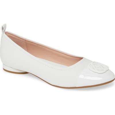 Taryn Rose Phoebe Cap Toe Skimmer Flat- White