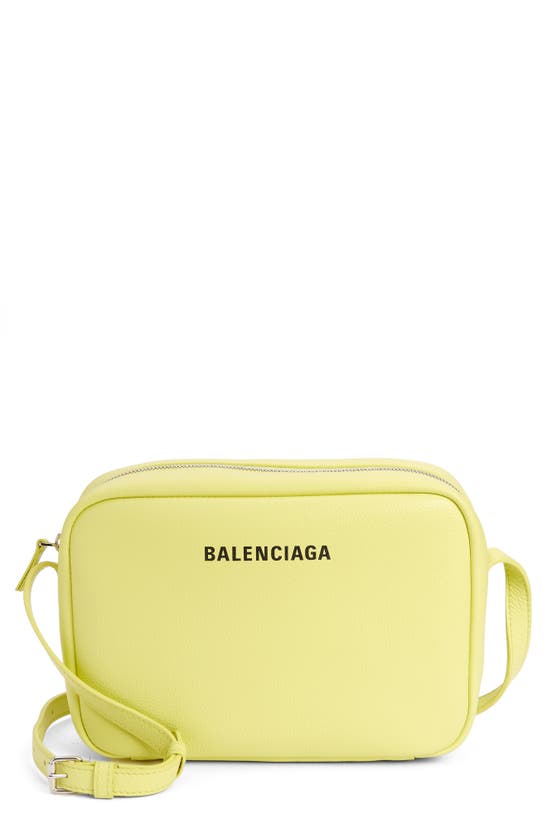 Balenciaga Medium Everyday 2.0 Camera Bag In Lime & Black