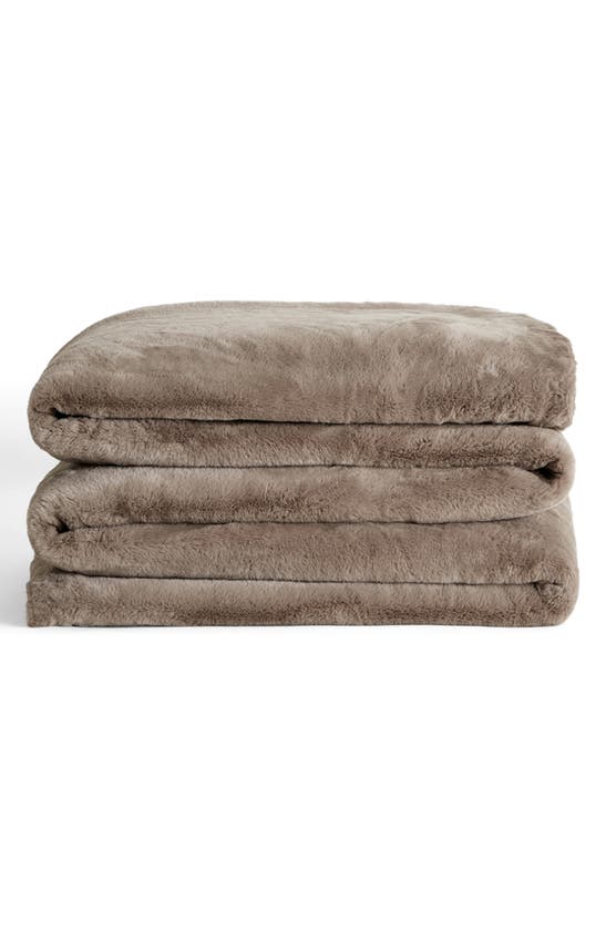 Unhide Cuddle Puddles Plush Throw Blanket In Brown