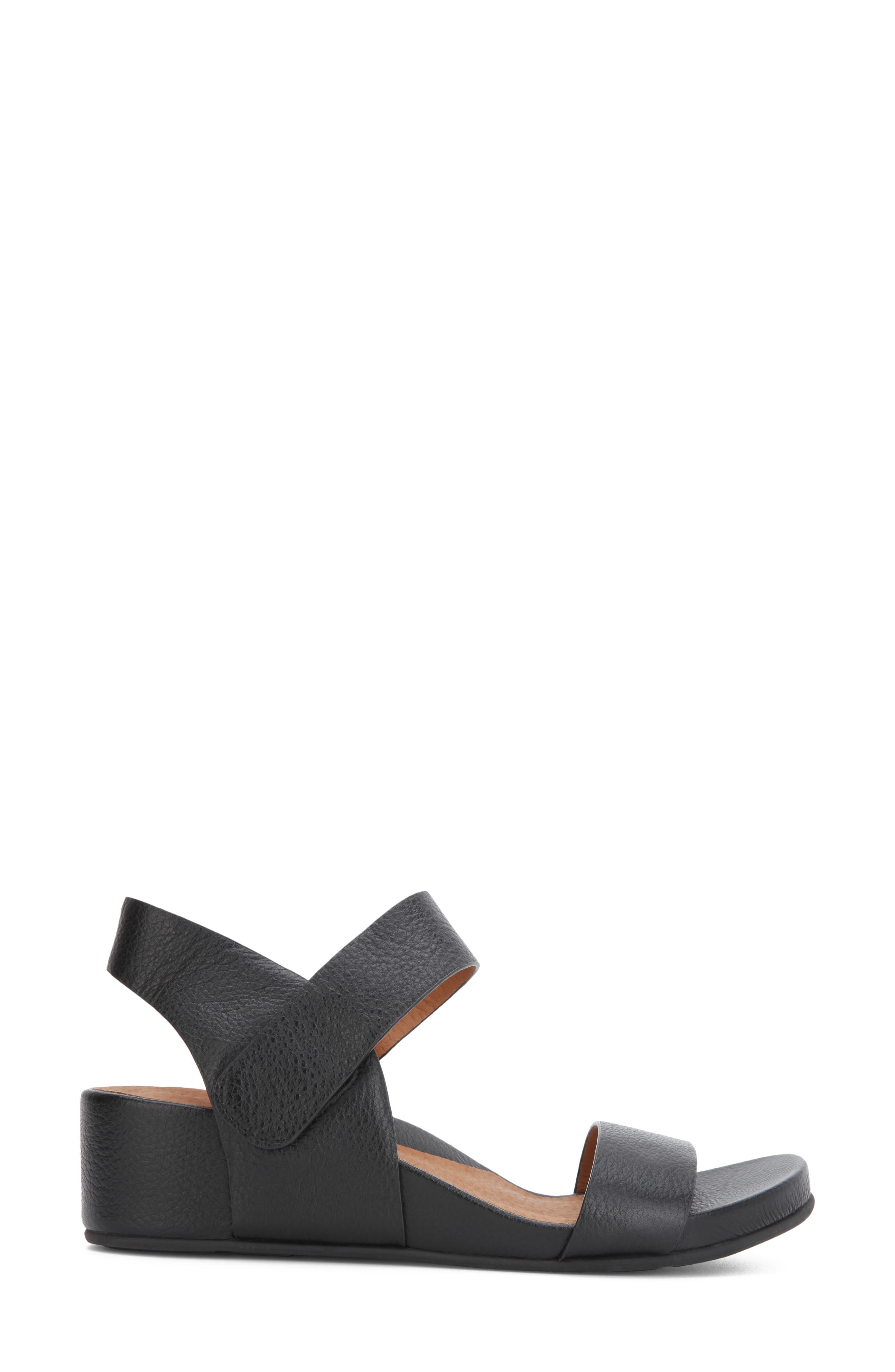 gentle souls signature gianna wedge sandal