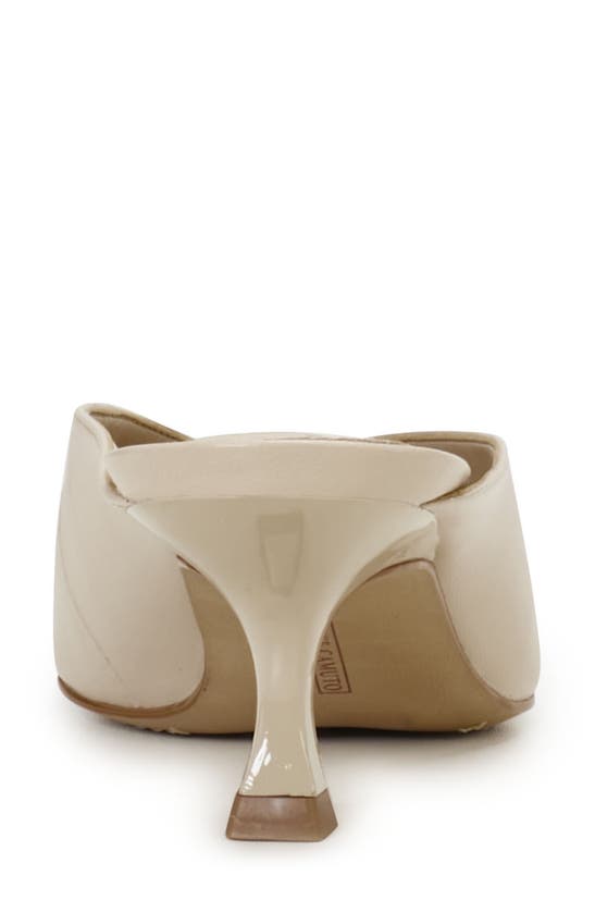 Vince Camuto Meliz Mule In Soft Buff