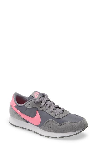 Nike Kids' Md Valiant Sneaker In Smoke Grey/ Pink Glow/ White