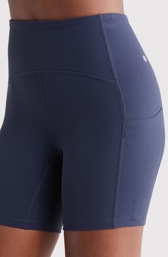 Zella Studio Luxe Pocket Bike Shorts In Navy Sapphire