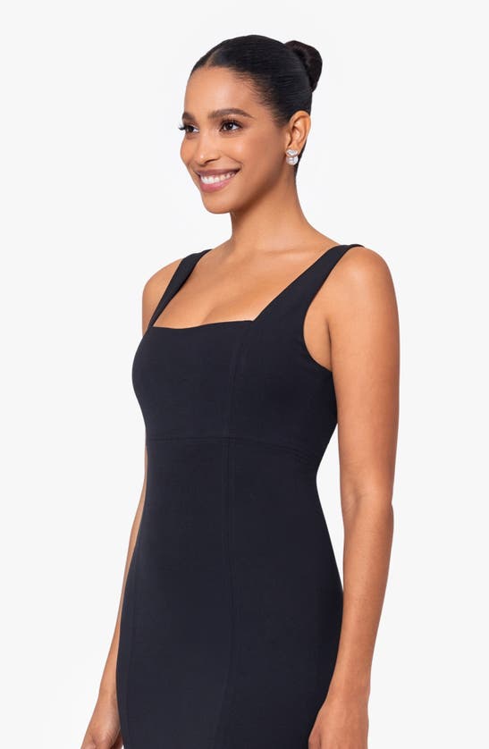 Betsy & Adam Square Neck Mermaid Gown In Black