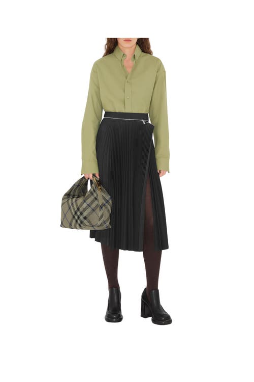 Shop Burberry Medium Peg Duffle Bag In Lichen