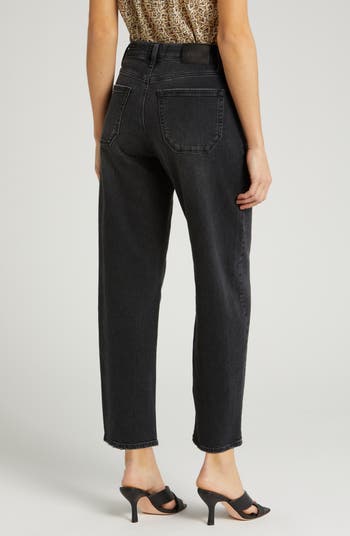 Relaxed Tapered Leg Jeans