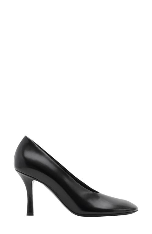Rounded Toe Pump in Black