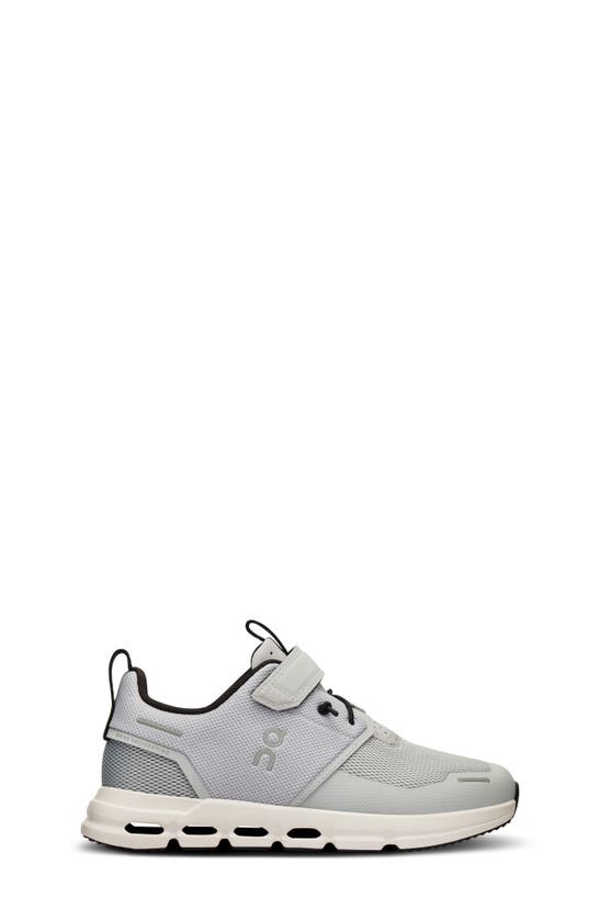 On Unisex Kids' Cloud Play Sneakers - Toddler, Little Kid In Glacier/white