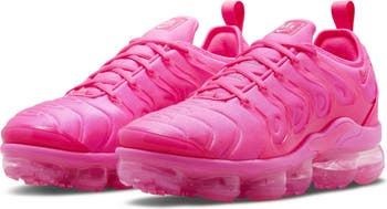 womens pink vapormax outfit