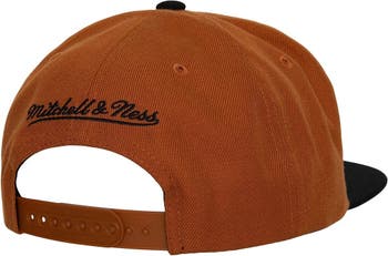 Men's Mitchell & Ness Burnt Orange/Black Texas Longhorns 2-Tone 2.0  Snapback Hat
