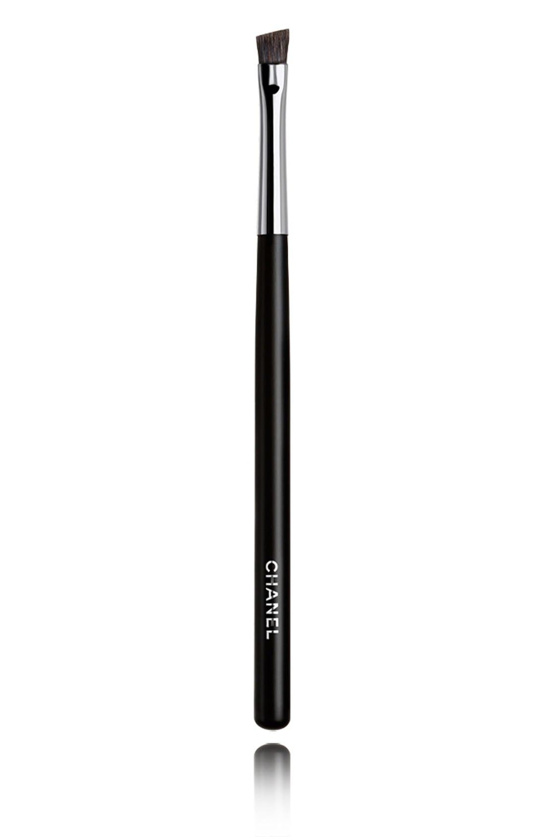 CHANEL PINCEAU CONTOUR PAUPIÈRES BISEAUTÉ Small Angled Shadow Brush