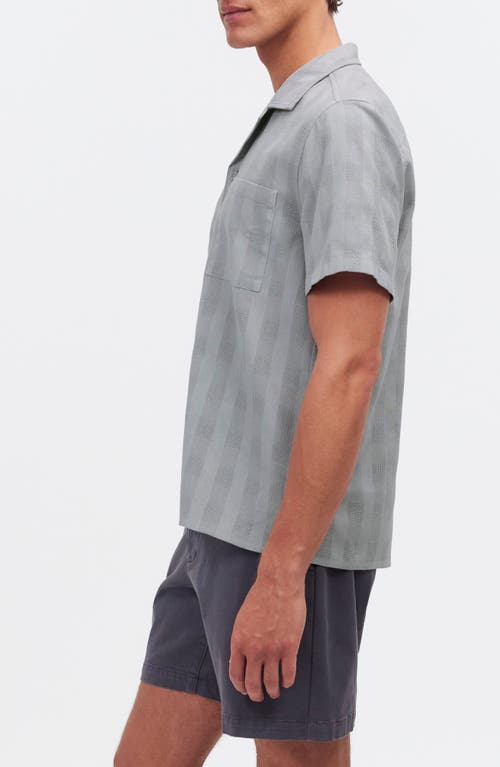 Shop Madewell Textured Dobby Camp Shirt In Silver Granite