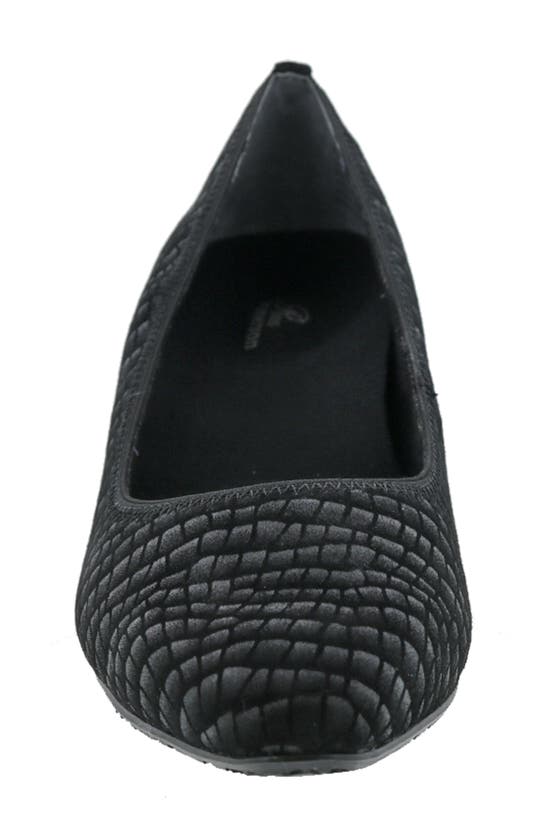Ros Hommerson Karat Womens Snake Print Metallic Dress Pumps In Black Croc Leather