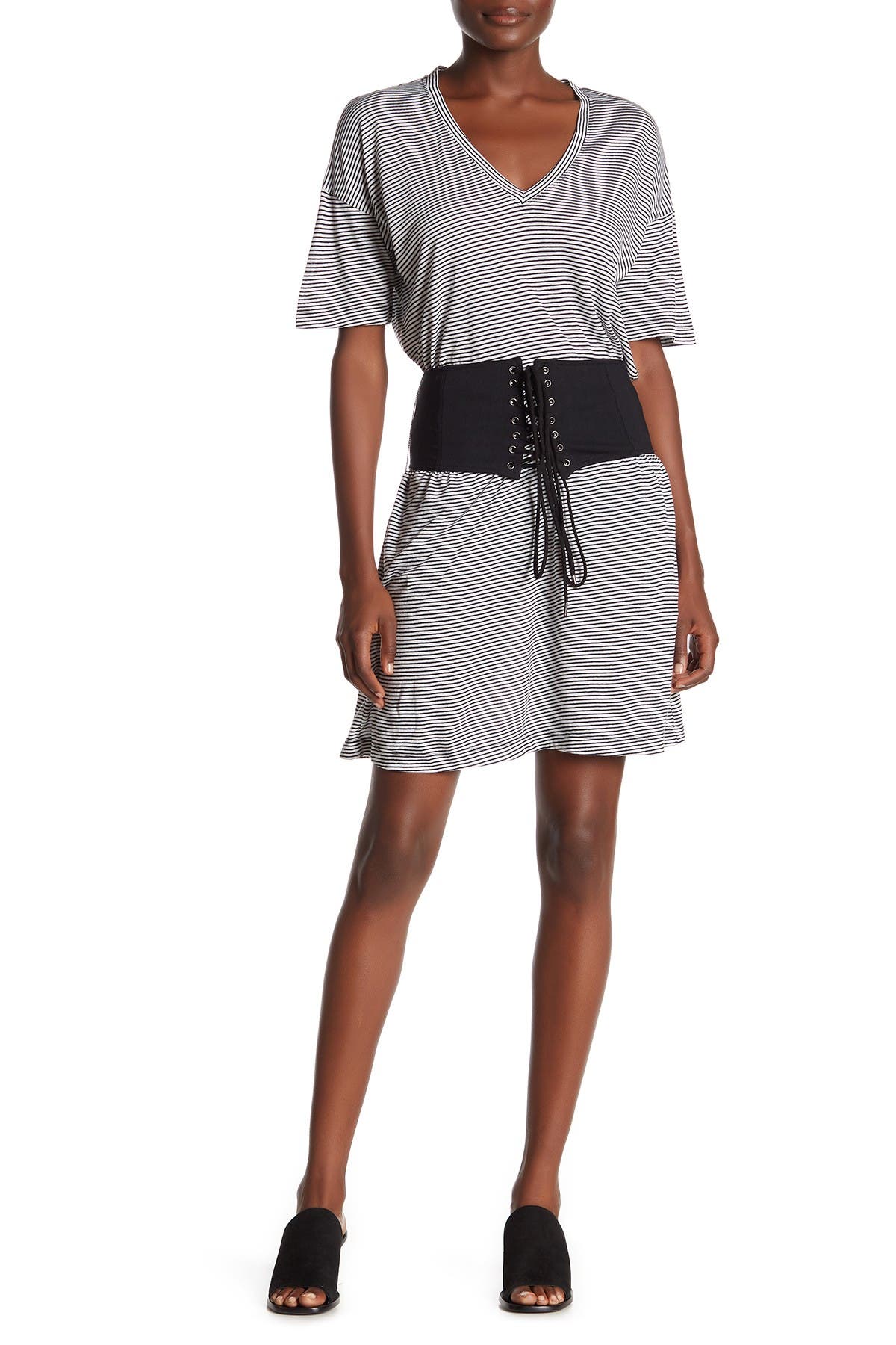 belt t shirt dress