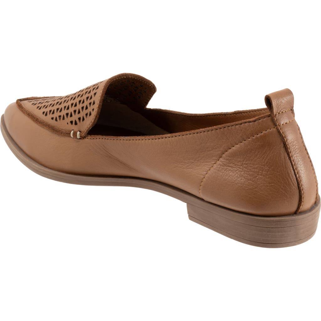 Bueno Blazey Pointed Toe Flat In Walnut