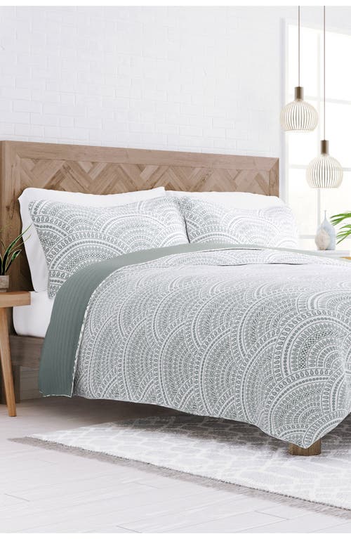 Homespun 3-piece Reversible Scallop Print Quilt Set In Eucalyptus