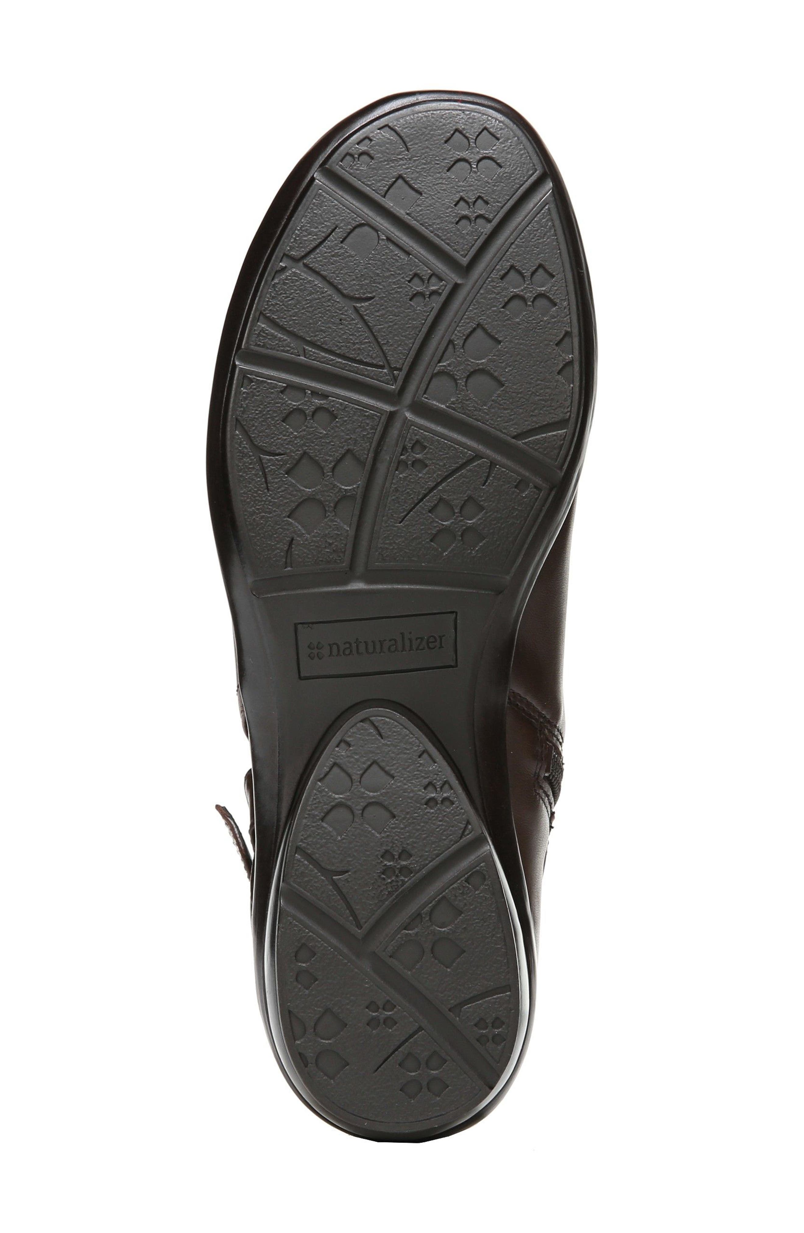 naturalizer cassandra booties