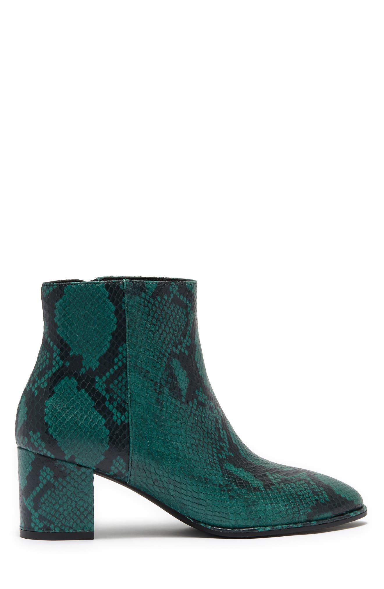 kiandra boot stuart weitzman