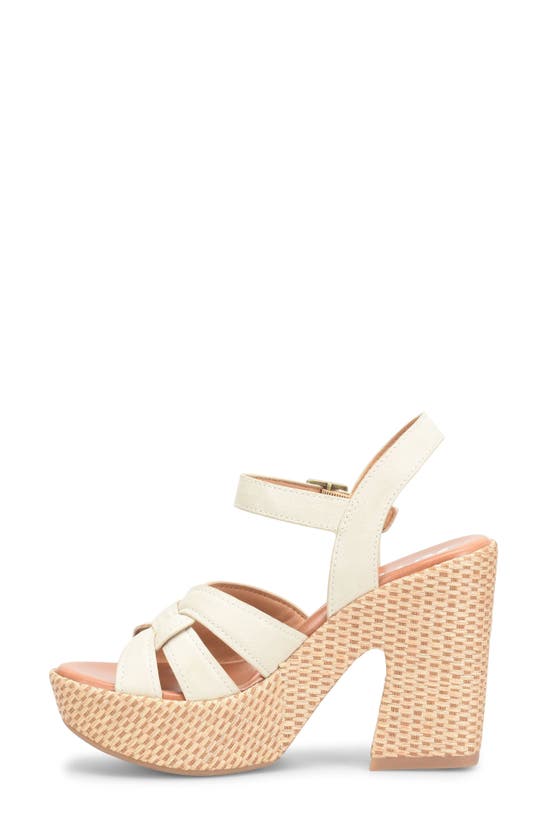 Korks Dee Wedge Platform In Off White