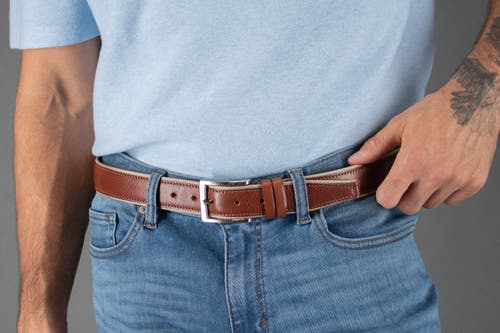 Shop Trafalgar The Back Nine 35mm Full Grain Leather With Nylon Lining Casual Golf Belt In Cognac With Tan Lining