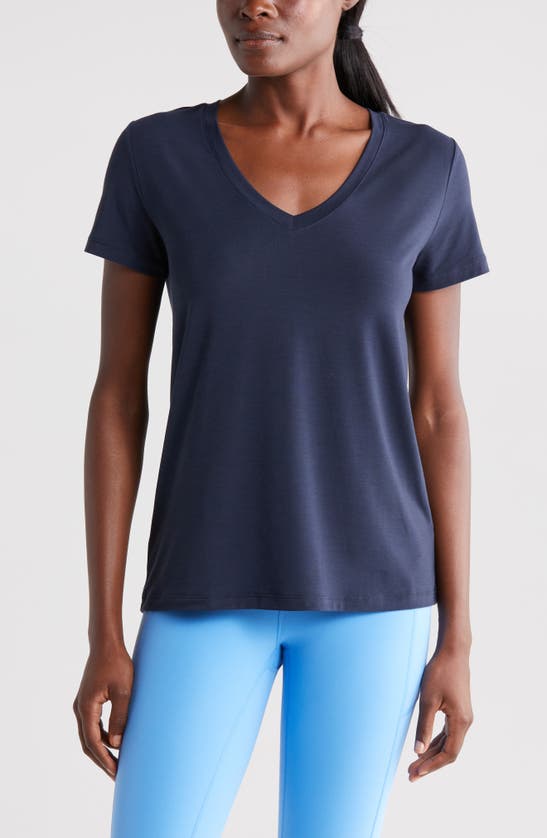 Shop Zella Breathe Active Tee In Navy Sapphire