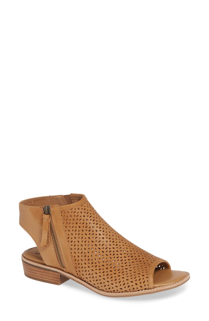 sofft netta flats
