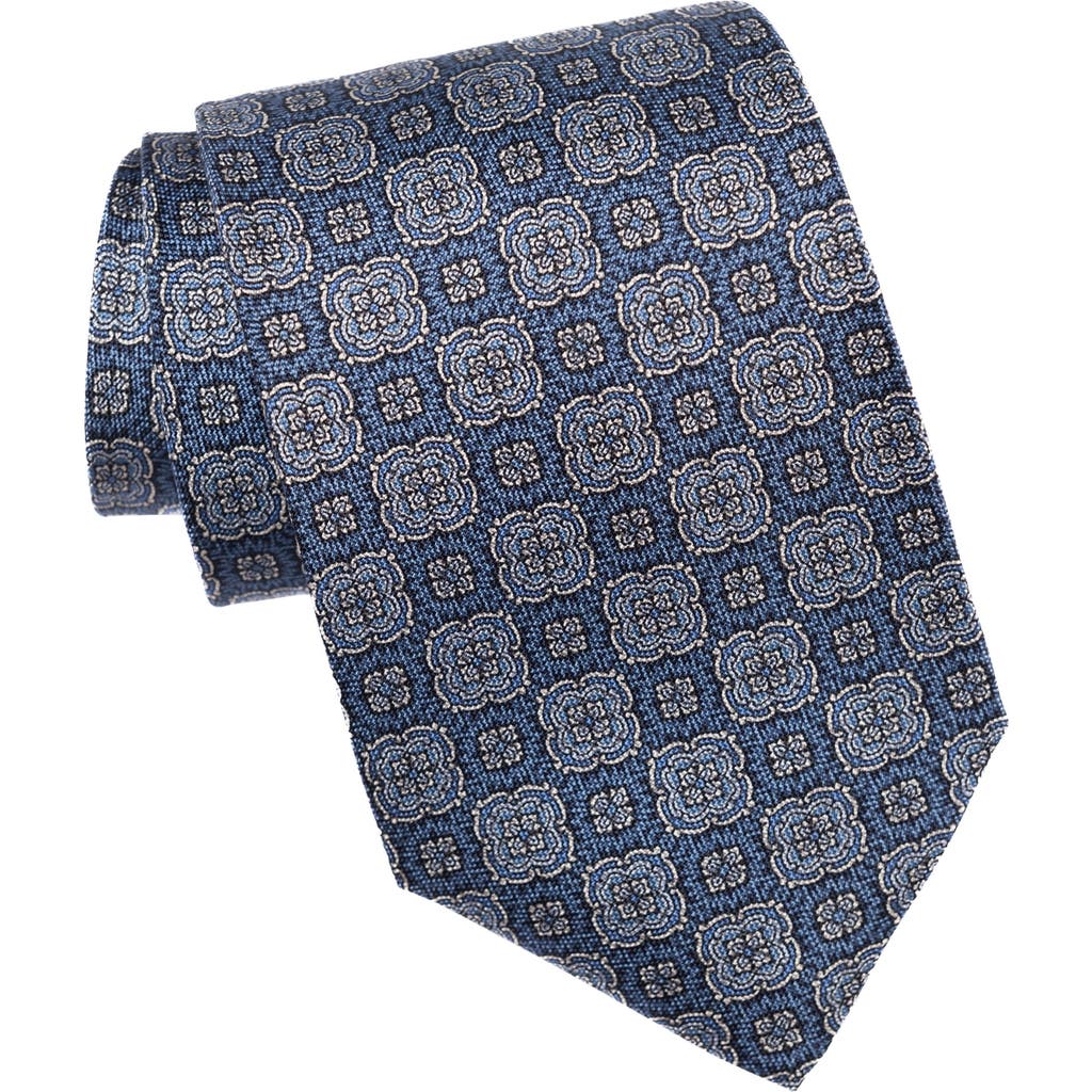 Elizabetta Veneto In Blue