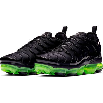 Nike Air Vapormax Plus Sneaker, Black