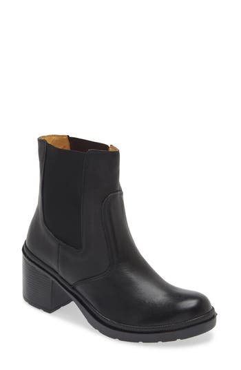 Shop Sandro Moscoloni Plain Toe Chelsea Boot In Black