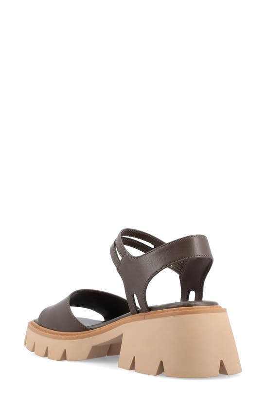 Journee Collection Lug Platform Sandal In Taupe