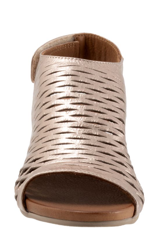 Bueno Lacey Slingback Sandal In Taupe Metallic