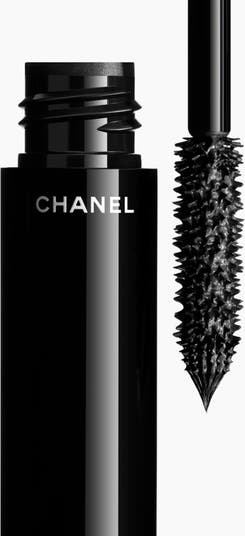 Le Volume De Chanel Mascara by CHANEL (0.21 oz.) - Noir