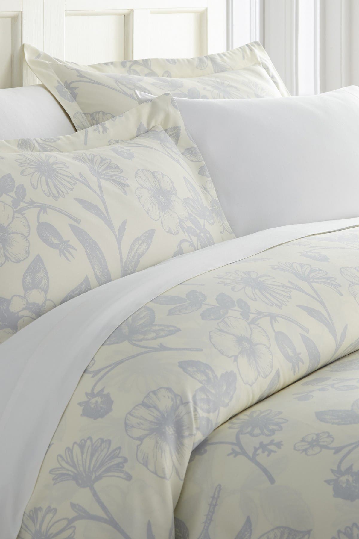 Click to view more detailed imagery on our partner's website Ienjoy Home Enhance And Improve Your Bedroom 3-piece Duvet Cover Set In Light Blue
