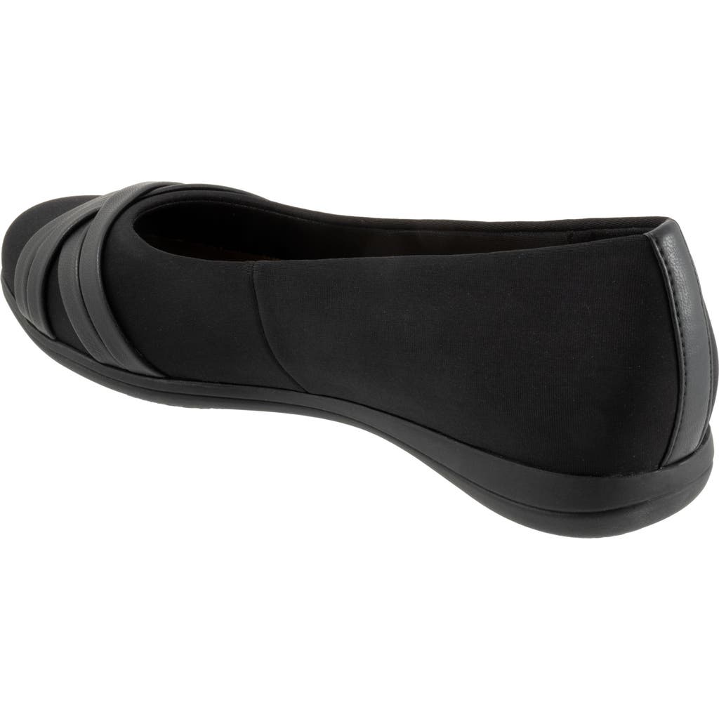 Trotters Daphne Flat In Black Micro