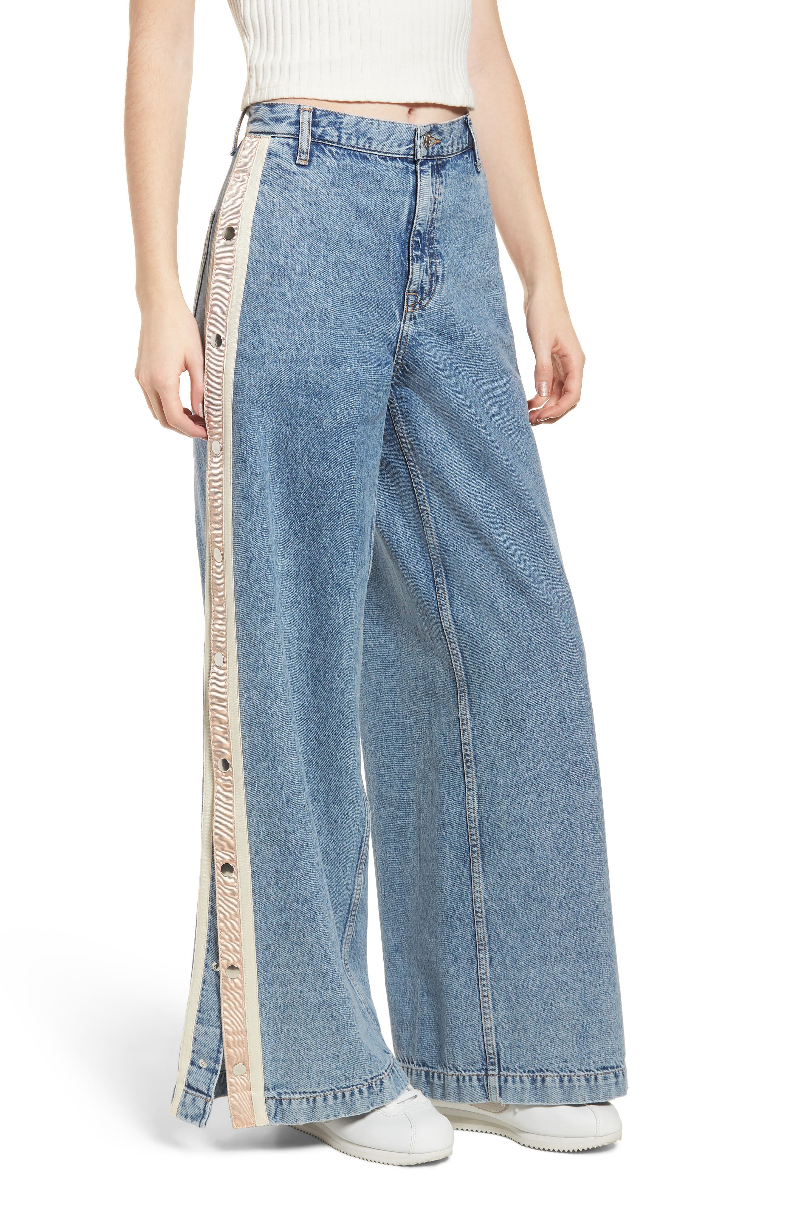 levi's wedgie icon distressed jeans