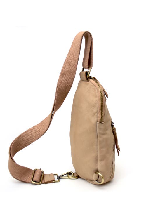 Bolsa Nova Logan Sling In Light Taupe