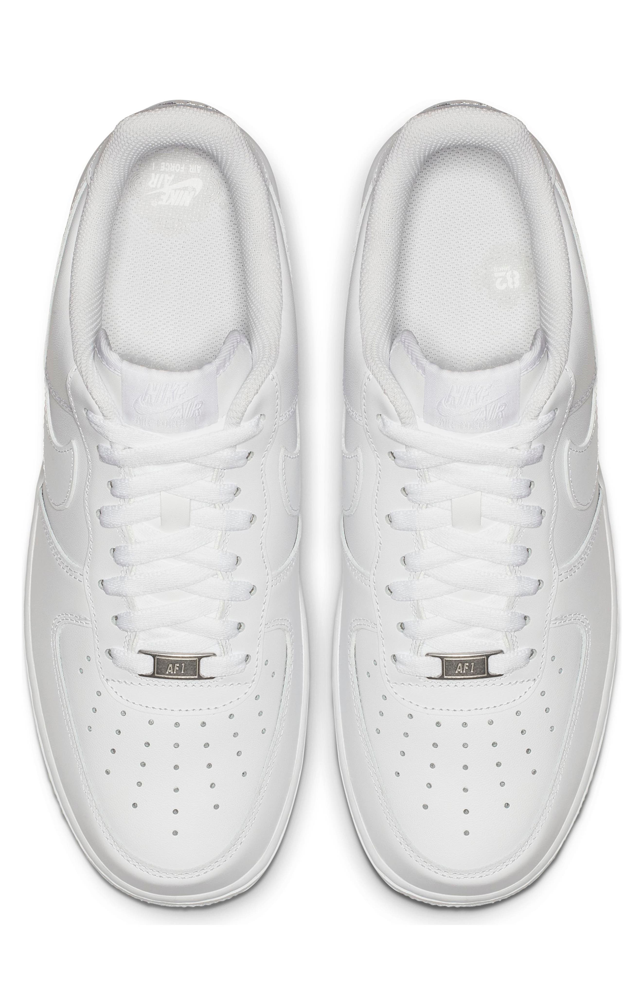 white air force 1s size 7