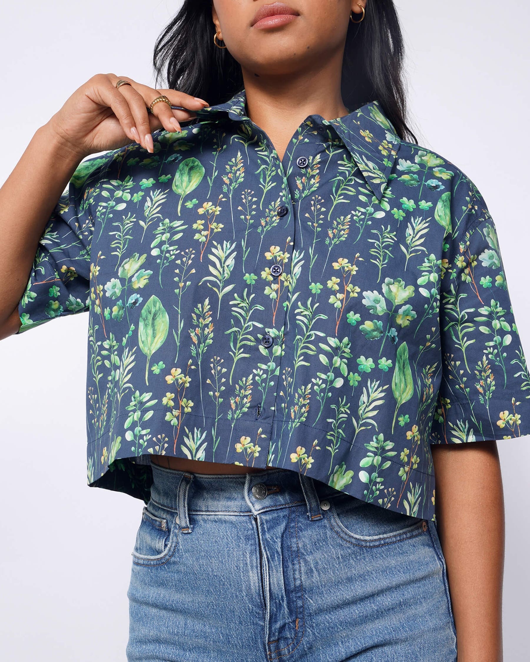 WILDFANG The Essential Cropped Button Up in Leaf Navy Cover