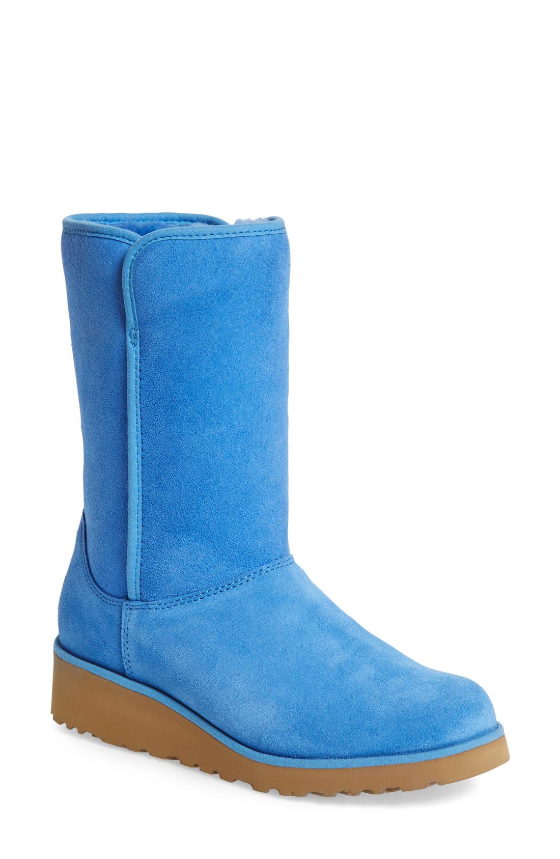 ugg amie water resistant short boot