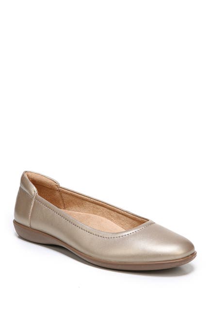 naturalizer flexy flat