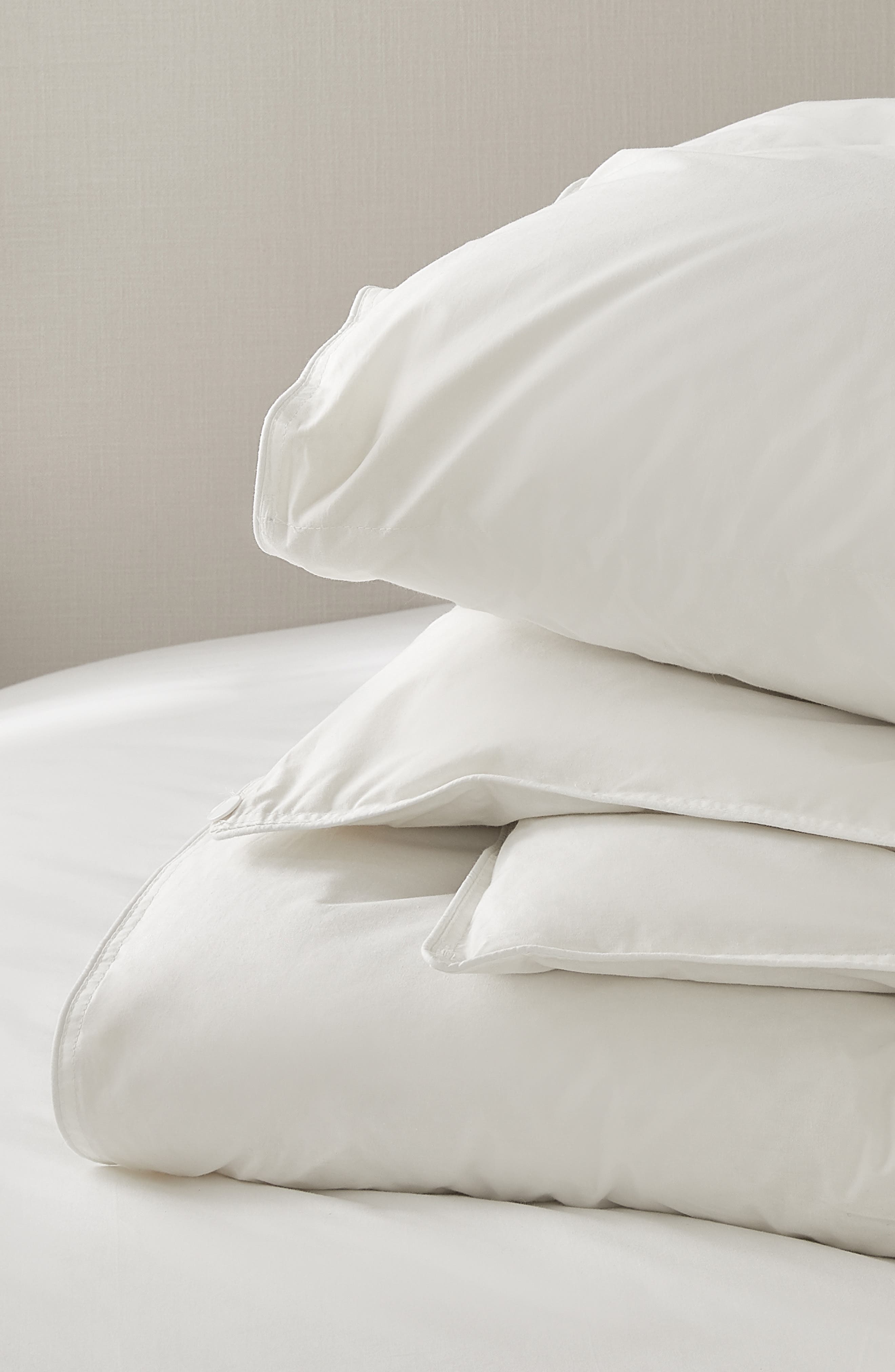 The White Comfort Deluxe Ultra Comfort Down Alternative Comforter