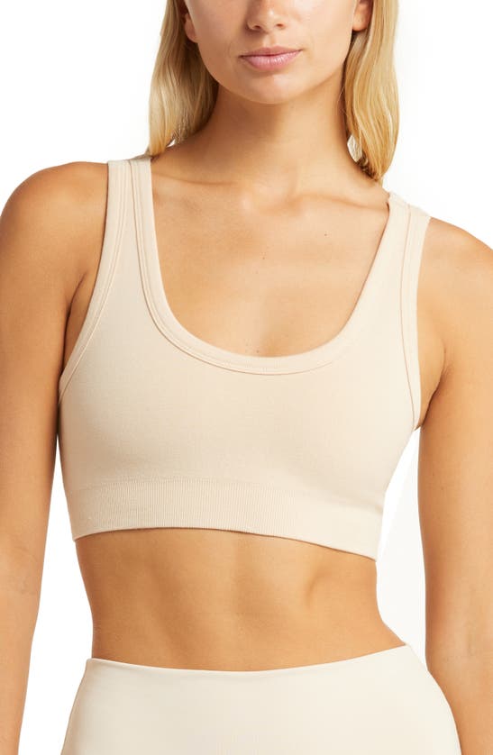 Alo Yoga Seamless Super Lite Bra In Macadamia