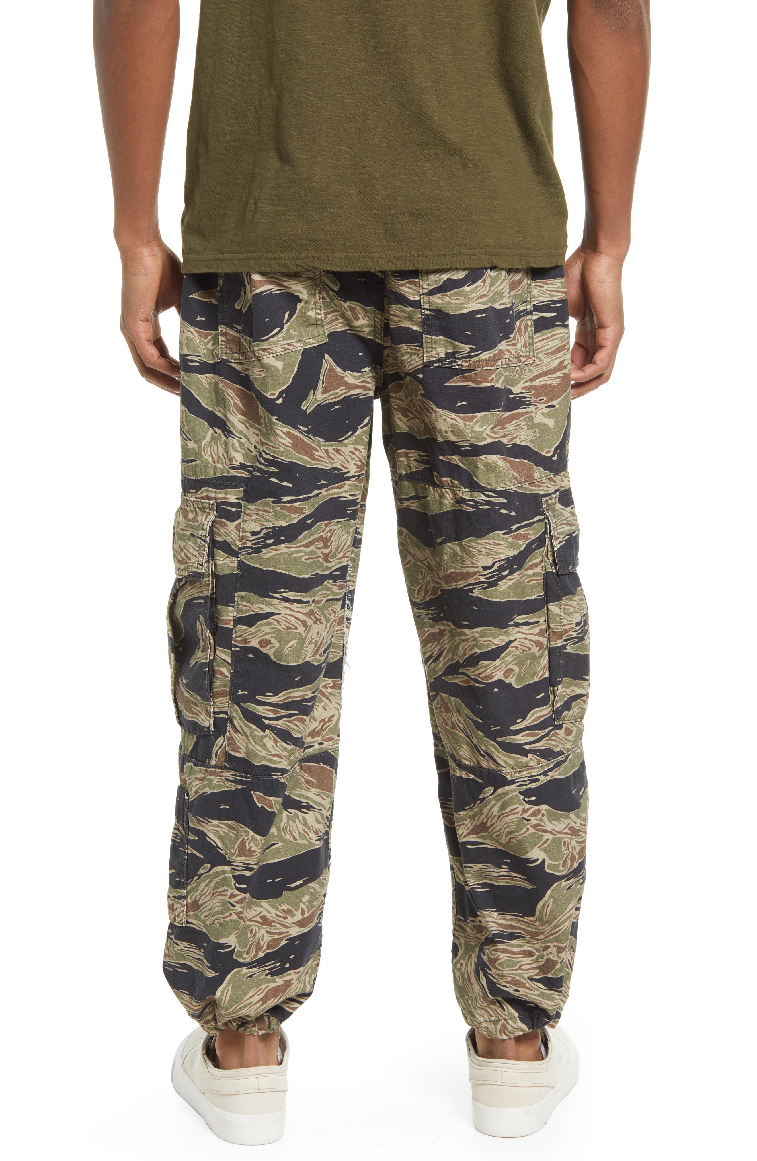 BDG Urban Outfitters Tiger Camo Cargo 