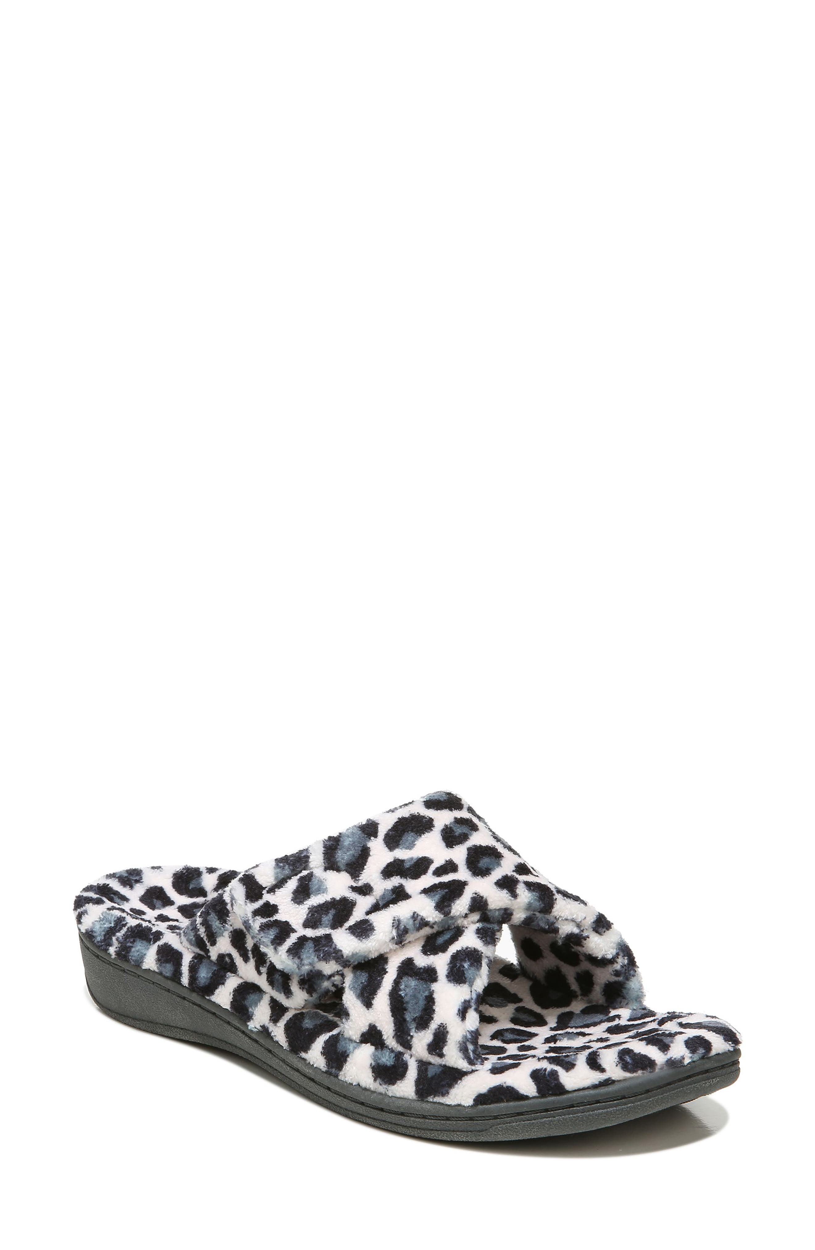 Nordstrom vionic slippers Clearance